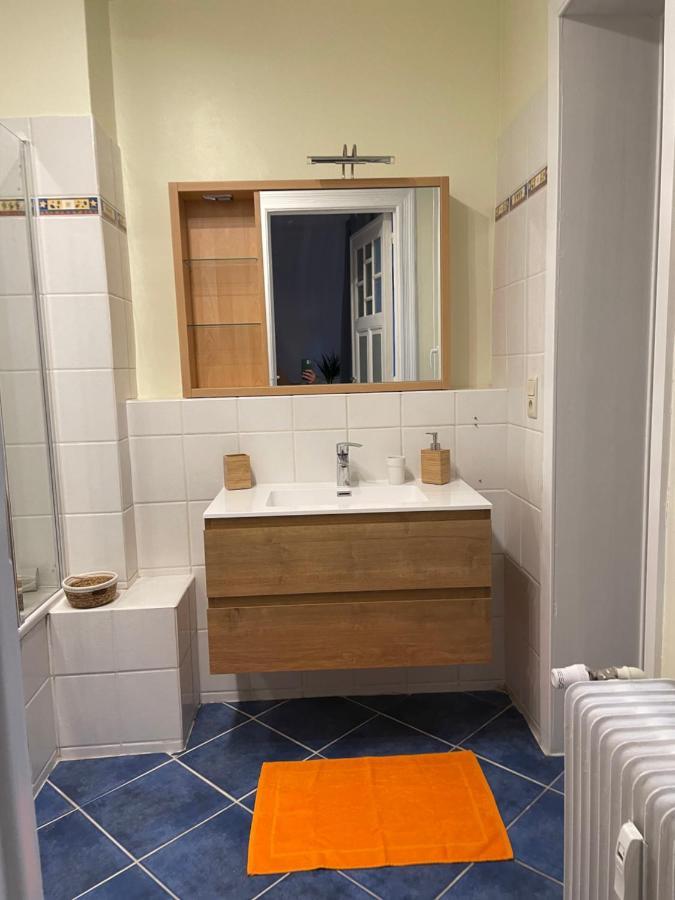 Appartement De Charme Dans Maison De Maitre Bruxelloise Bruxelles Esterno foto