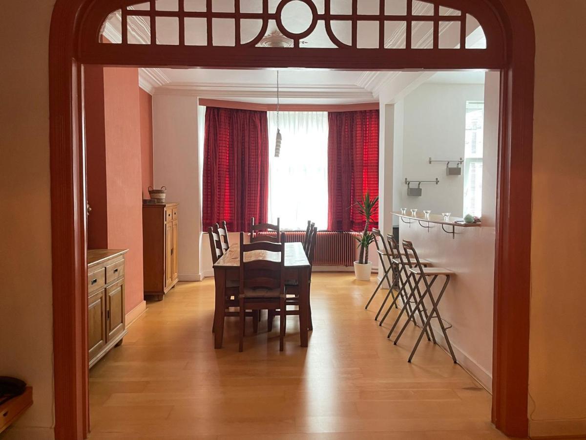 Appartement De Charme Dans Maison De Maitre Bruxelloise Bruxelles Esterno foto
