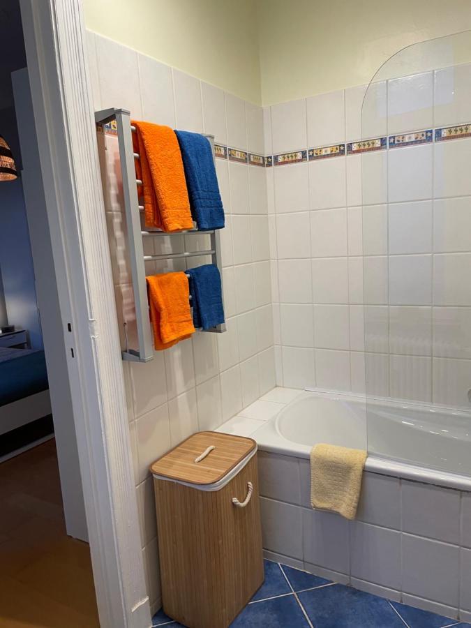 Appartement De Charme Dans Maison De Maitre Bruxelloise Bruxelles Esterno foto