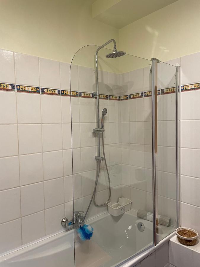 Appartement De Charme Dans Maison De Maitre Bruxelloise Bruxelles Esterno foto