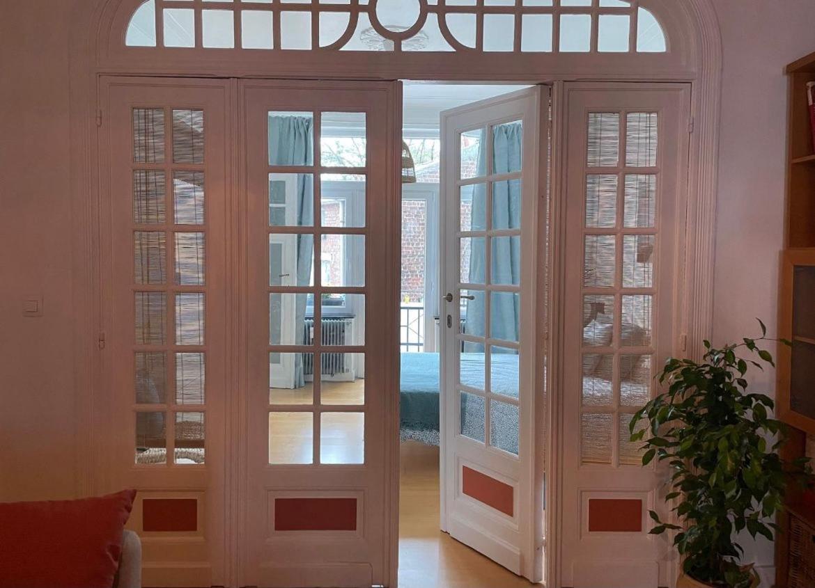 Appartement De Charme Dans Maison De Maitre Bruxelloise Bruxelles Esterno foto