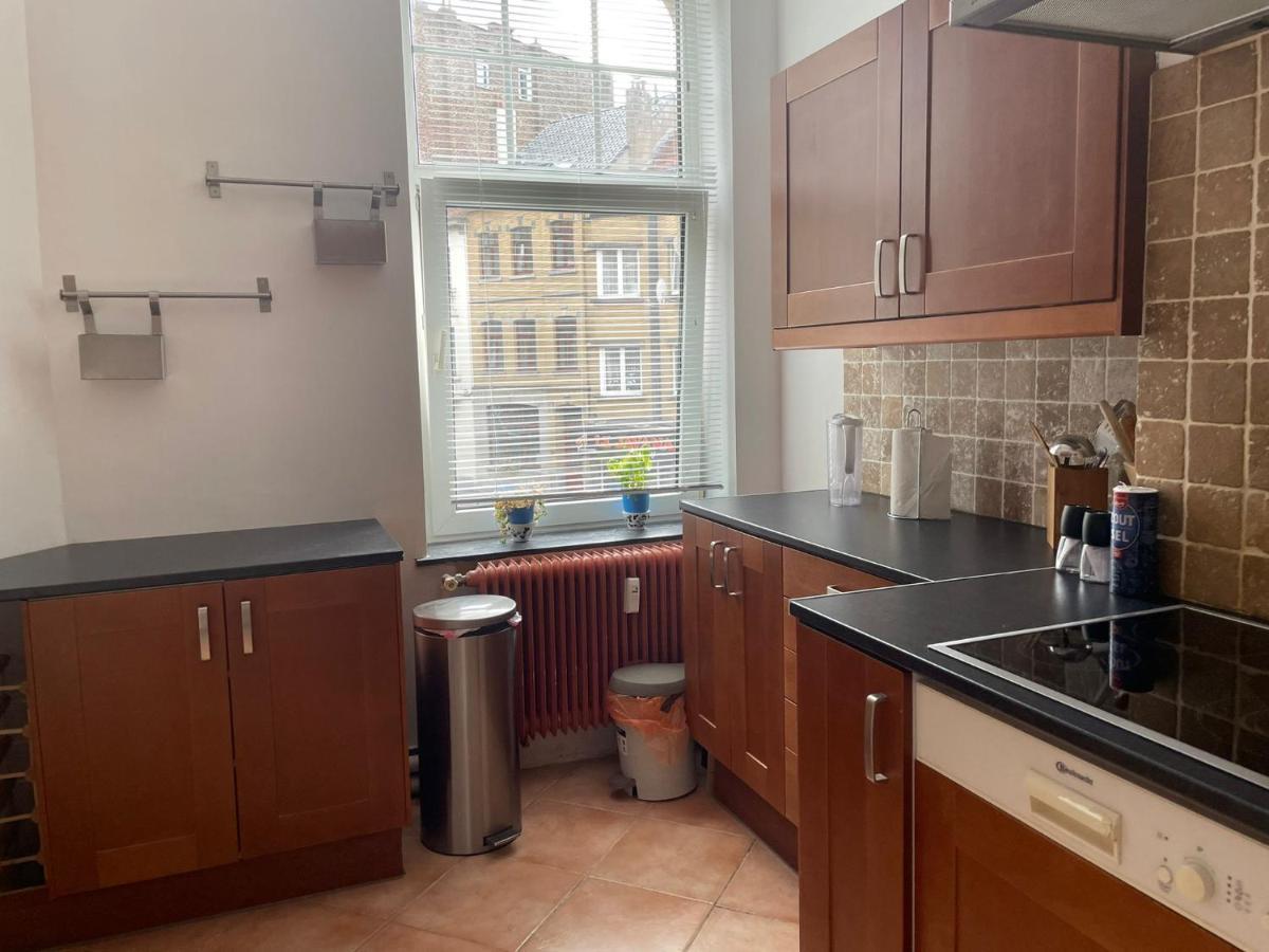 Appartement De Charme Dans Maison De Maitre Bruxelloise Bruxelles Esterno foto